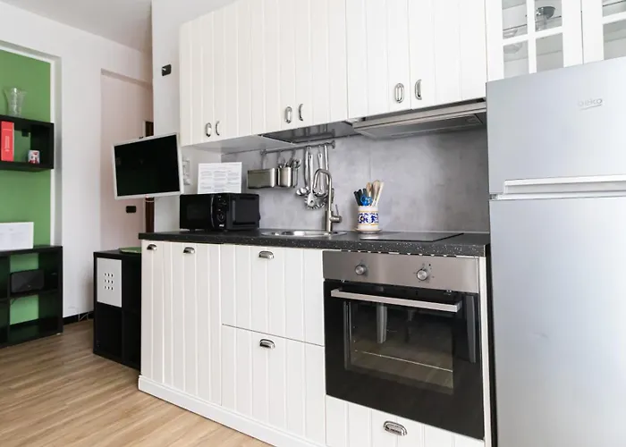 Italianway Easy - Tofane 33 * Milan